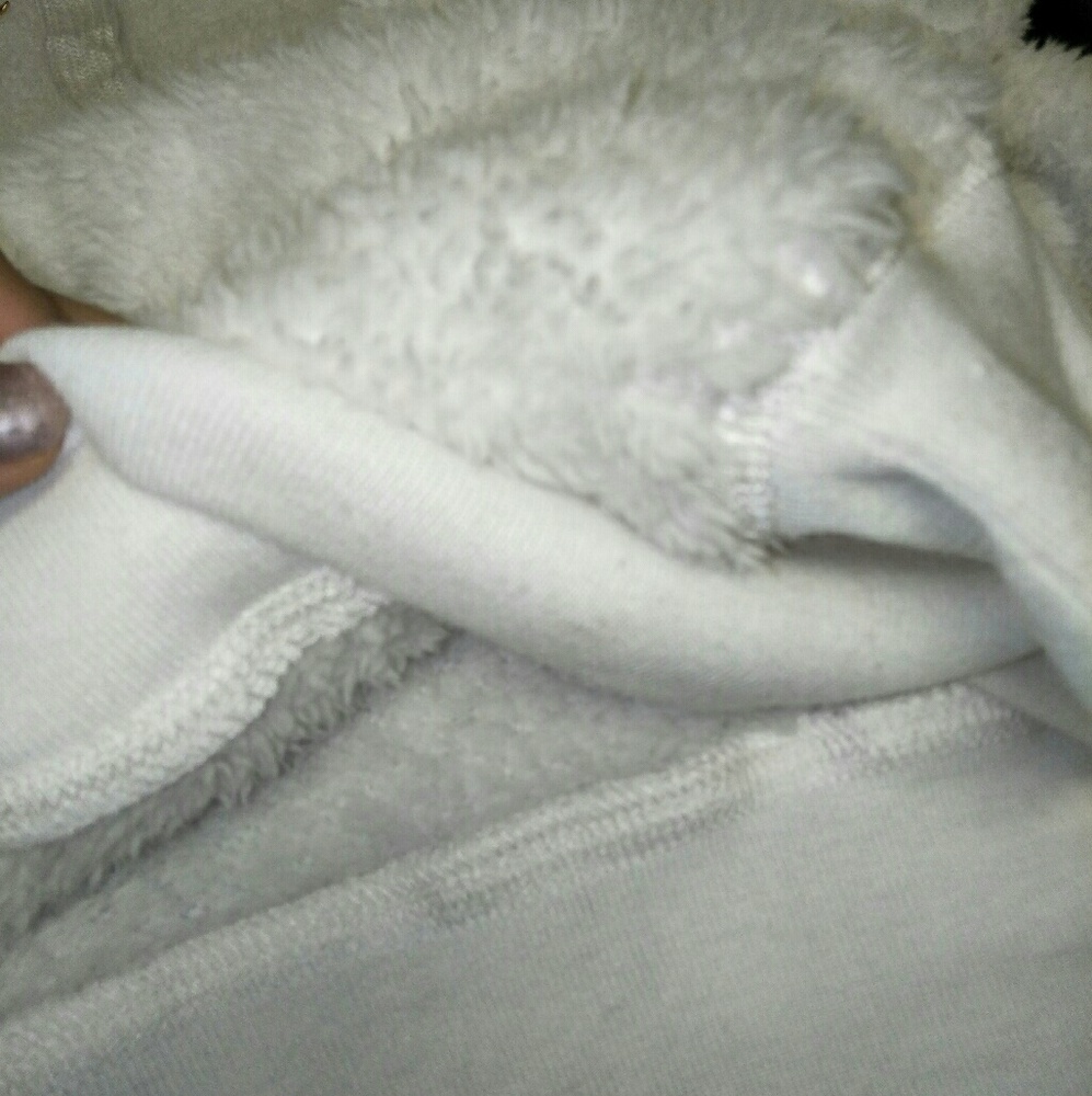 Plush Hoodie Sweater 🐏⛄ - Picture 2 of 3